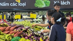 Rau xanh ở chợ tăng giá vì ảnh hưởng bão số 3, hàng hoá siêu thị "dễ thở"