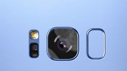 camera Galaxy S8 rất dễ dính dấu vân tay 