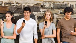 Những người trẻ sống trong thời đại công nghệ dễ trầm cảm và tự tử (ảnh Techlineinfo)