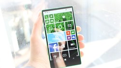 Lumia Vela với viền siêu mỏng đã bị Microsoft hủy bỏ (ảnh; Windows Central)