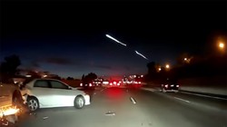 Sự sao lãng do ngắm nhìn tên lửa của SpaceX đã gây ra vụ tai nạn trên đường cao tốc tại California (ảnh: YouTube)