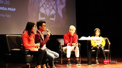 Buổi lễ ra mắt cuốn sách Black Rose có sự tham dự của họa sỹ Dương Thạch Thảo và rapper nổi tiếng Karik