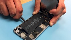 Nếu năng lượng pin chỉ còn 80% so với ban đầu, bạn nên đi thay pin mới (ảnh Phone Arena)