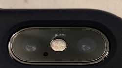 Kính che iPhone bị nứt (ảnh: diễn đàn Apple)