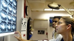 Bác sỹ có thể ra quyết định chuẩn xác hơn nhờ sự hỗ trợ của AI (ảnh: Getty Images)