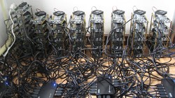 Việt Nam đã nhập về hơn 15 nghìn máy đào tiền ảo từ năm 2017 đến nay (ảnh minh họa: Gizmodo)