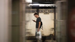 Dùng nhiều mạng xã hội gây hại cho sức khỏe, dễ trầm cảm và cô đơn