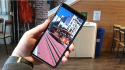 Galaxy S10 sau khi ẩn camera trước (ảnh: Sam Mobile)