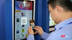 Người dân đã quen dần với các hình thức thanh toán không dùng tiền mặt (ảnh: ĐK)