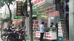 Một cửa hàng bán SIM - thẻ điện thoại. Sau gần 2 năm khi Nghị định số 49/2017/NĐ-CP có hiệu lực, đến nay hoạt động kinh doanh, buôn bán SIM rác vẫn diễn ra. 