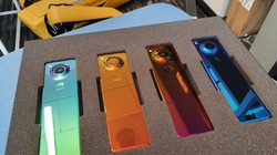 Điện thoại Essential Phone phiên bản mới (ảnh: Andy Rubin)