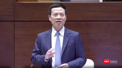 Bộ trưởng Nguyễn Mạnh Hùng trả lời chất vấn trước Quốc hội ngày 8/11