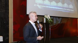 ông Michael MacDonald, Giám đốc Kỹ thuật số (Chief Digital Officer) của Huawei khu vực Đông Nam châu Á chia sẻ về hoạt động kinh doanh của Huawei