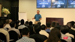 Một buổi thảo luận chuyên đề của CLB Cafe Số với diễn giả là Tiến sĩ  Nguyễn Hữu Liêm (San Jose City College)