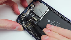 iPhone 12 không thể thay thế linh kiện ngoài? 