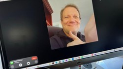 Cuộc gọi FaceTime trên máy tính Windows (Ảnh: CNBC)