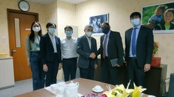 Chủ tịch VDCA Nguyễn Minh Hồng tiếp đón Đại sứ Singapore Jaya Ratnam