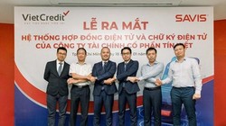 Đại diện VietCredit và SAVIS tại sự kiện