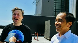 Tỉ phú Elon Musk và Tổng thống Indonesia Joko Widodo (Ảnh: Handout)