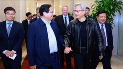 Thủ tướng Phạm Minh Chính và Chủ tịch NVIDIA Jensen Huang (ảnh: VGP)