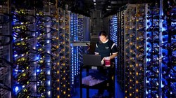 Một kỹ sư của Google (ảnh: Business Insider)