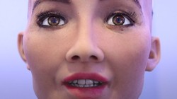 Sophia - công dân robot đầu tiên trên thế giới (Ảnh Business Insider)