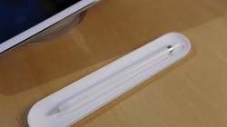 Apple đã đăng ký sáng chế cho Apple Pencil, một chiếc bút có thể kết hợp với iPhone trong tương lai (Ảnh Reuters)