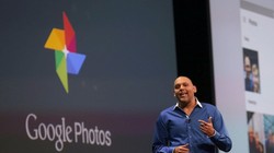 Ông Anil Sabharwal, phó chủ tịch Google Photos thông báo về ứng dụng Photos trong hội nghị I/O năm 2015 (Ảnh Getty Images)