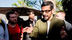 Ông Sundar Pichai, CEO của Google trả lời các phóng viên tại Google I/O 2018 (Ảnh Business Insider)