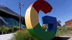 Logo của Google tại cơ sở Google Bay View ở Mountain View, California. Ảnh: Reuters.