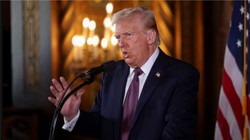 Tổng thống đắc cử Mỹ Donald Trump phát biểu tại Mar-a-Lago ở Palm Beach, Florida, Hoa Kỳ ngày 7/1. Ảnh: Reuters.