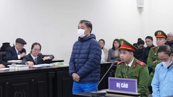 Cựu giám đốc khai lý do mang quà kẹp hàng tỷ đồng biếu cựu chủ tịch nhà xuất bản