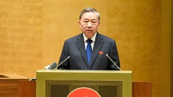 Tổng Bí thư Tô Lâm trao đổi, thông tin với đại biểu Quốc hội về một số điểm mới và những định hướng quan trọng trong dự thảo Văn kiện trình Đại hội đại biểu toàn quốc lần thứ XIV của Đảng. Ảnh: VGP