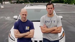 Bộ đôi hacker "mũ trắng" Charlie Miller và Chris Valasek. Ảnh: Wired