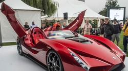 Kode 57 sử dụng hai tông màu chính là đen và đỏ.