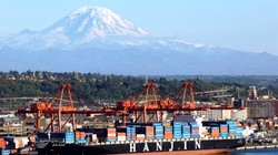 Hãng vận tải lớn khổng lồ Hanjin tuyên bố phá sản.