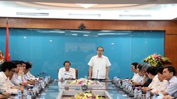 Chủ tịch Ủy ban Trung ương Mặt trận Tổ quốc Việt Nam Nguyễn Thiện Nhân phát biểu tại buổi làm việc. 