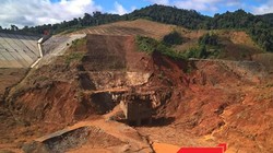 Đập thủy điện sông Bung 2 bị vỡ do ảnh hưởng mưa bão! - (Ảnh: Hồ Xuân Mai)