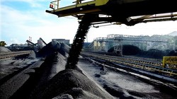 Việt Nam từ nước xuất khẩu than, nay phải nhập khẩu số lượng lớn mặt hàng này - (Ảnh minh họa)