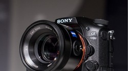Sony A99 II chụp hình 42,4MP, chống rung 5 trục.