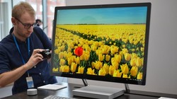 Surface Book là thiết bị không dành cho số đông. Ảnh:The Verge.