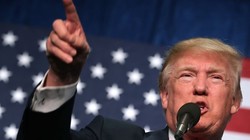 "Wow, Twitter, Google và Facebook đang chôn vùi những thông tin liên quan tới vụ điều tra. Những phương tiện truyền thông rất không trung thực".