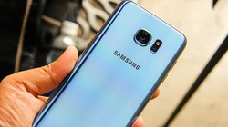 Galaxy S7 edge phiên bản màu xanh vừa được ra mắt- (Ảnh: T.LUÂN).