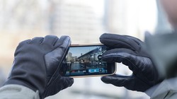 Với TAPS, mọi găng tay đều thân thiện với điện thoại thông minh- (Ảnh: TAPS).