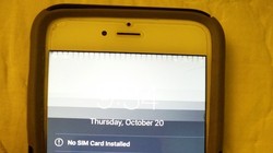 Một chiếc iPhone bị lỗi màn hình cảm ứng.