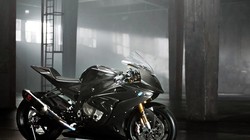 BMW HP4 Race concept có thiết kế chủ yếu từ sợi carbon- (Ảnh: Asphaltandrubber).