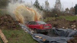 Rửa xe Audi bằng 12.000 lít Coca