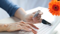 Các ngân hàng cũng đứng trước nhiều thách thức khi ứng dụng các công nghệ số trong ngân hàng như rò rỉ thông tin, dữ liệu khách hàng, các giao dịch gian lận, hacker... 