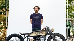 Nghệ sỹ Eugenio Vezzetti giành vị trí số 1 với tác phẩm OraColo – 1986 750 CC Dnepr mt11.