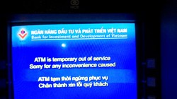 Thống đốc ra “trát”, tết này hết lo cảnh ATM hết tiền?